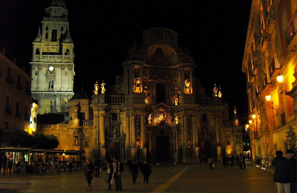 Catedral de Murcia de Noche. España.