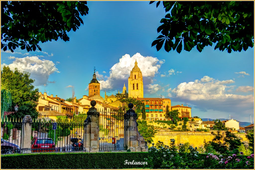 Una  soleada  tarde  de  verano  sobre  Segovia. A  sunny  summer  evening in Segovia. (f)