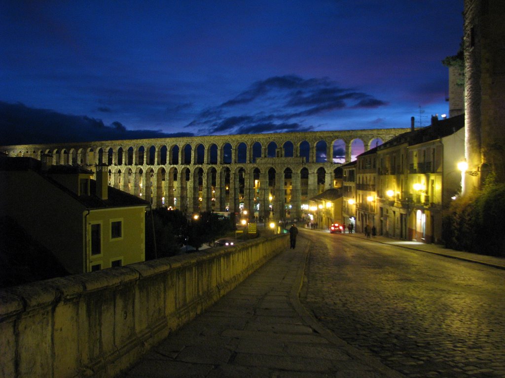ACUEDUCTO AL ANOCHECER