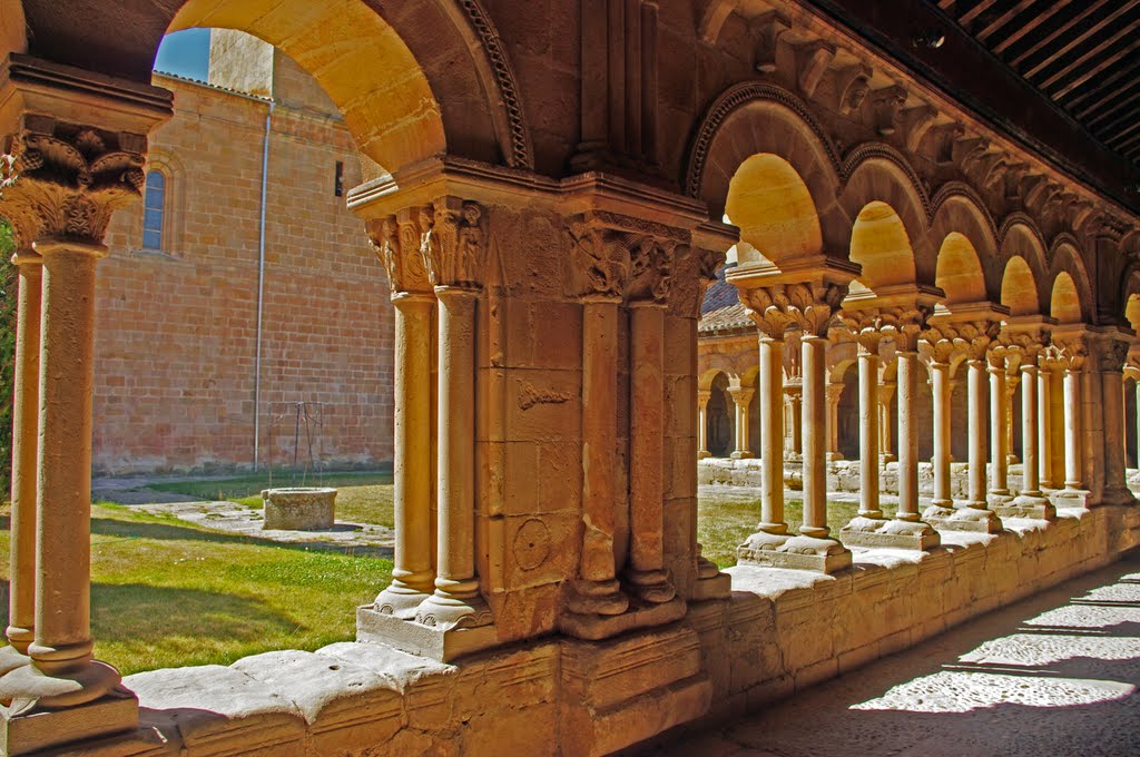 Detalle del claustro de San Pedro en Soria