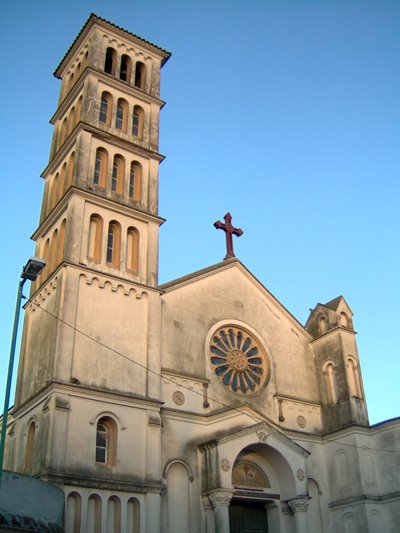 amanecer sobre la iglesia san francisco de asís