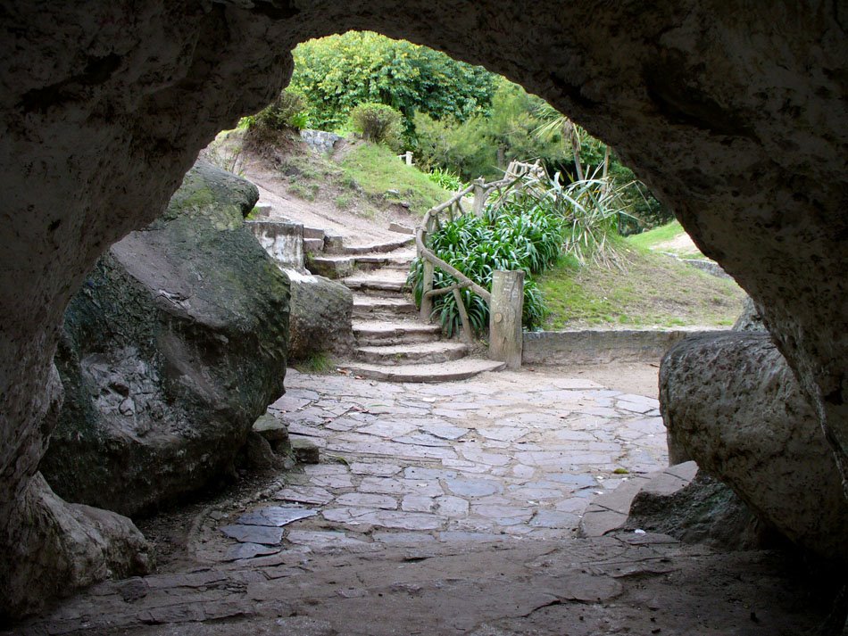 el camino de la gruta