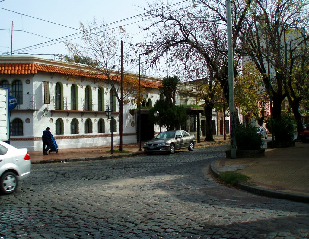 Esquina Colonial en 9 y 40