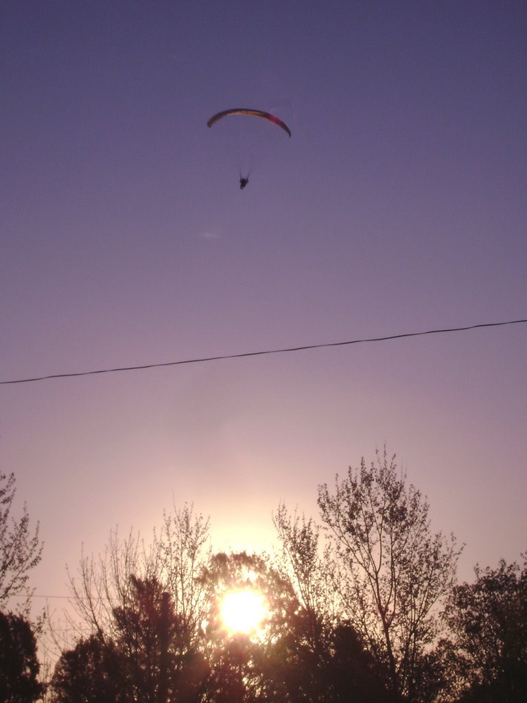 Parapente al atardecer