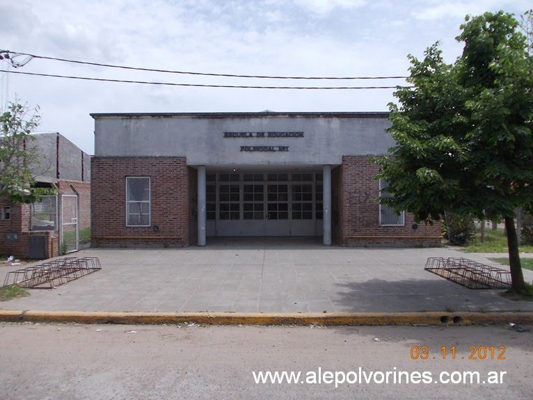 Mercedes - Escuela (www.alepolvorines.com.ar)