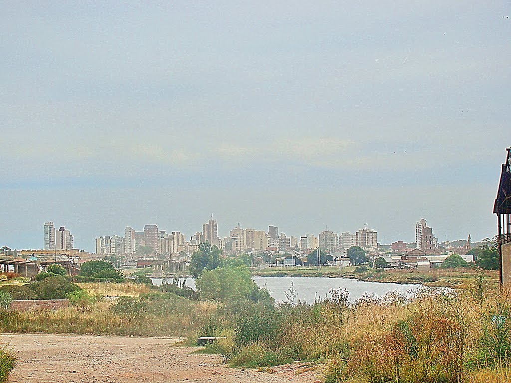 Quequen (Bs.As.) - Vista de la Ciudad de Neccochea (Bs.As.) desde la ciudad de Quequen (Bs.As.) - ecm