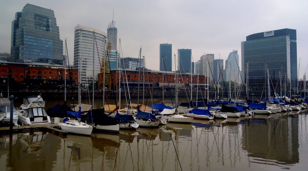 VISTA DE LOS EDIFICIOS DE CATALINAS DESDE PUERTO MADERO