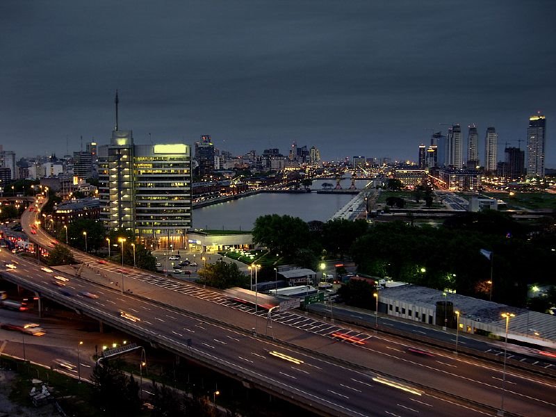 Puerto Madero desde la autopista