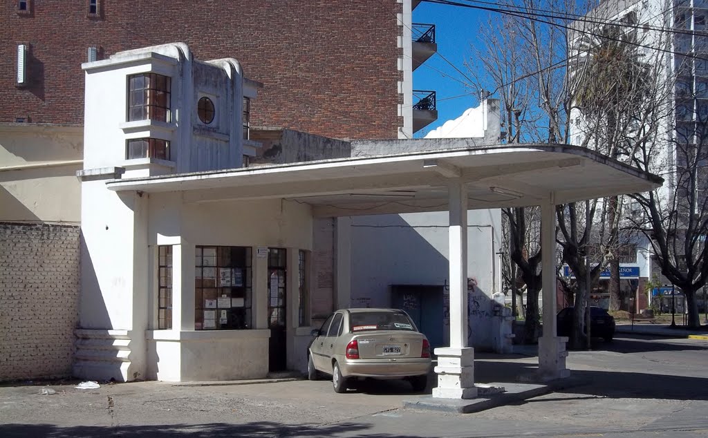 Vieja estacion de servicio