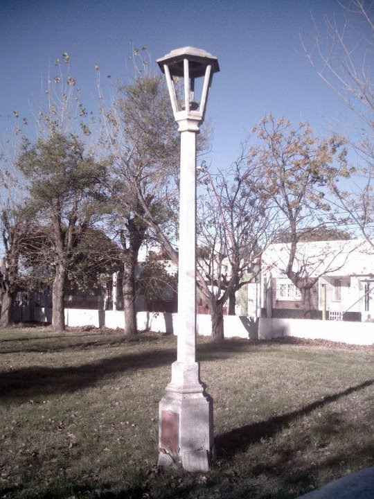 farol antiguo en el predio de absa.belgrano al 1000
