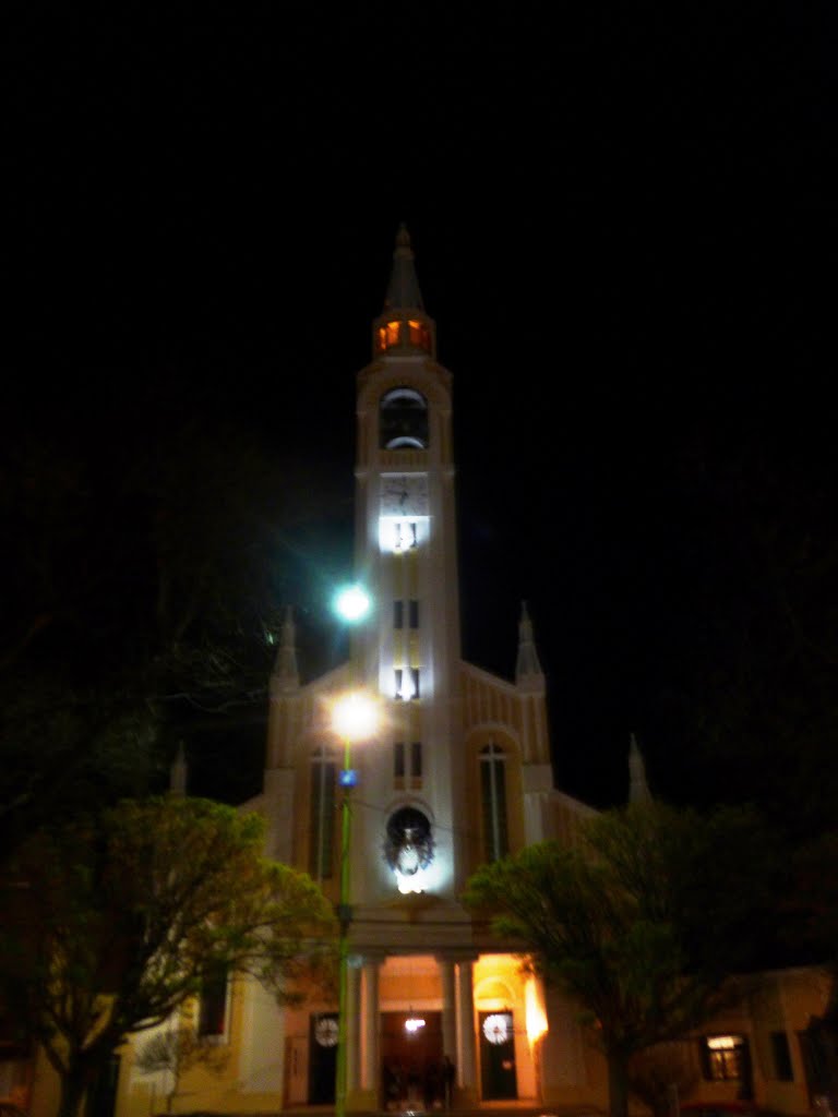 Iglesia de Punta Alta de noche