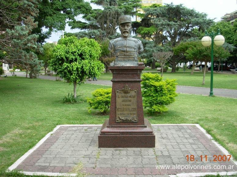 San Nicolas - Plaza (www.alepolvorines.com.ar)