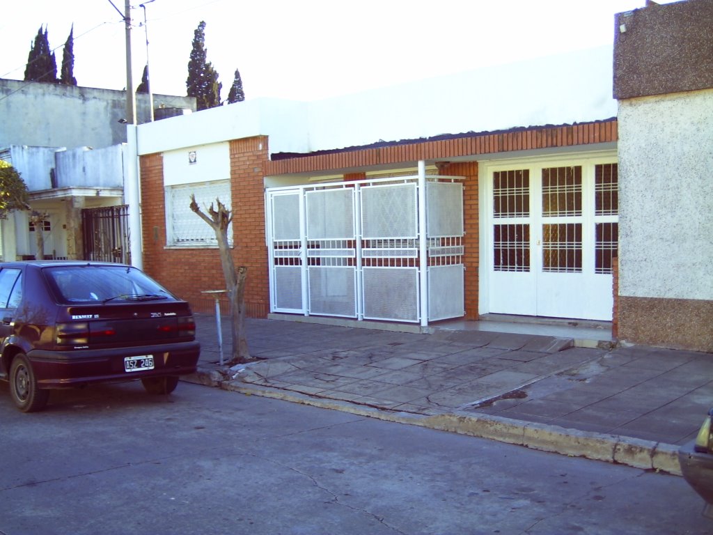 Antonio Biscardi, Necochea 675