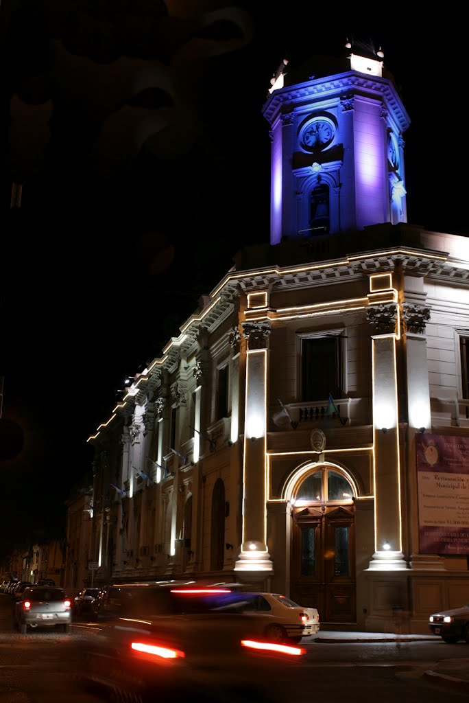 Banco Provincia de Buenos Aires suc San Nicolas pintado con luz