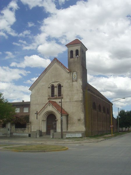 CAPILLA DE LA CONGREGACIÓN HIJAS DE NUESTRA SEÑORA DE LUJÁN