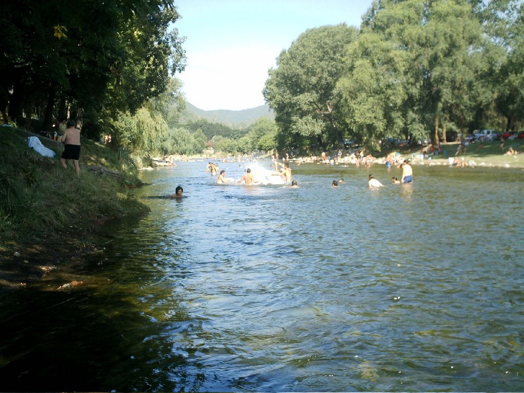 Rio en Calamuchita Cordoba