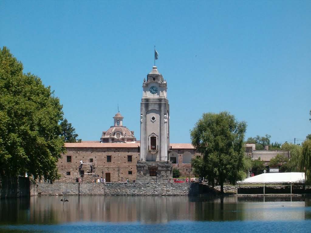 Tajamar  e Iglesia Jesuítica