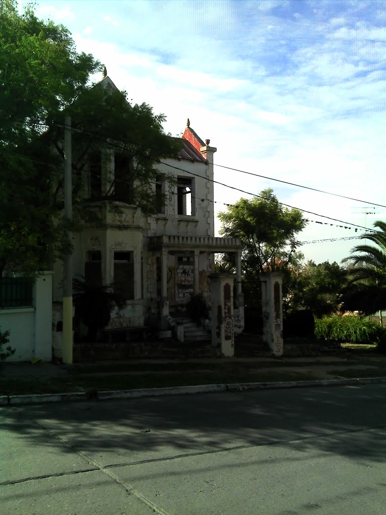 Casarão antigo abandonado