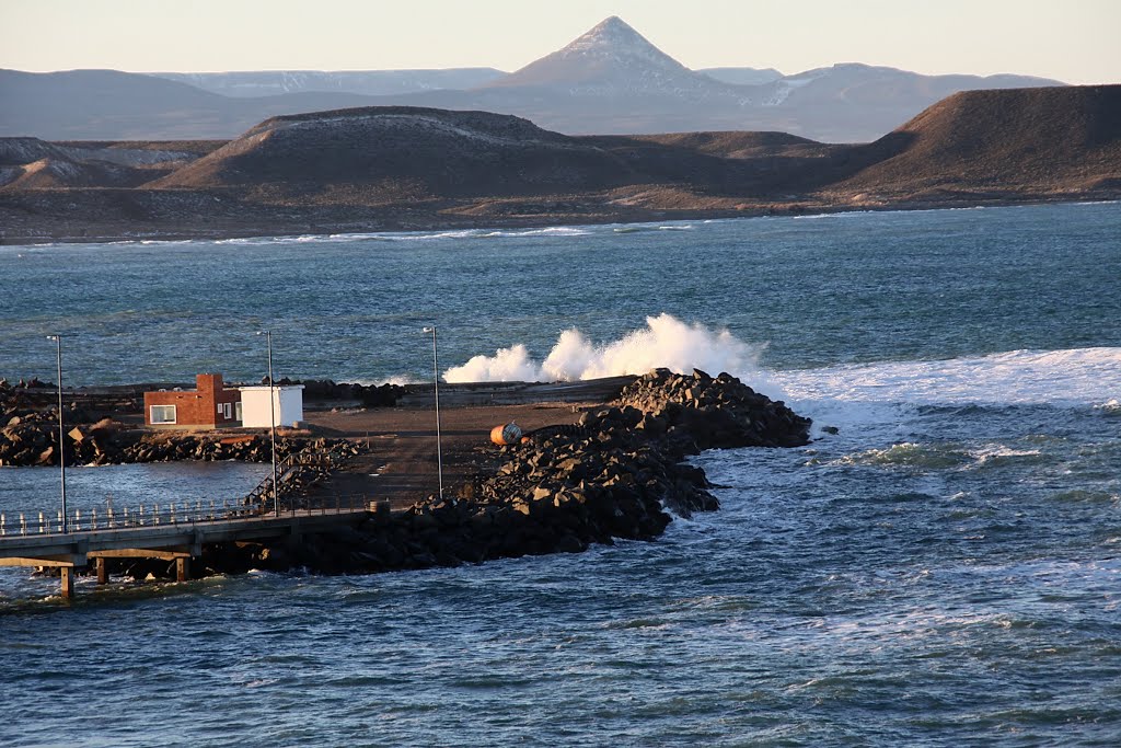 Caleta Córdova con marejada