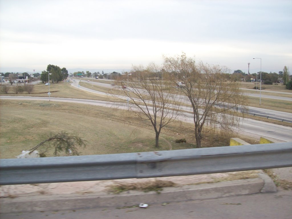 Avenida de circunvalación.- (Foto: Frank Boore).-