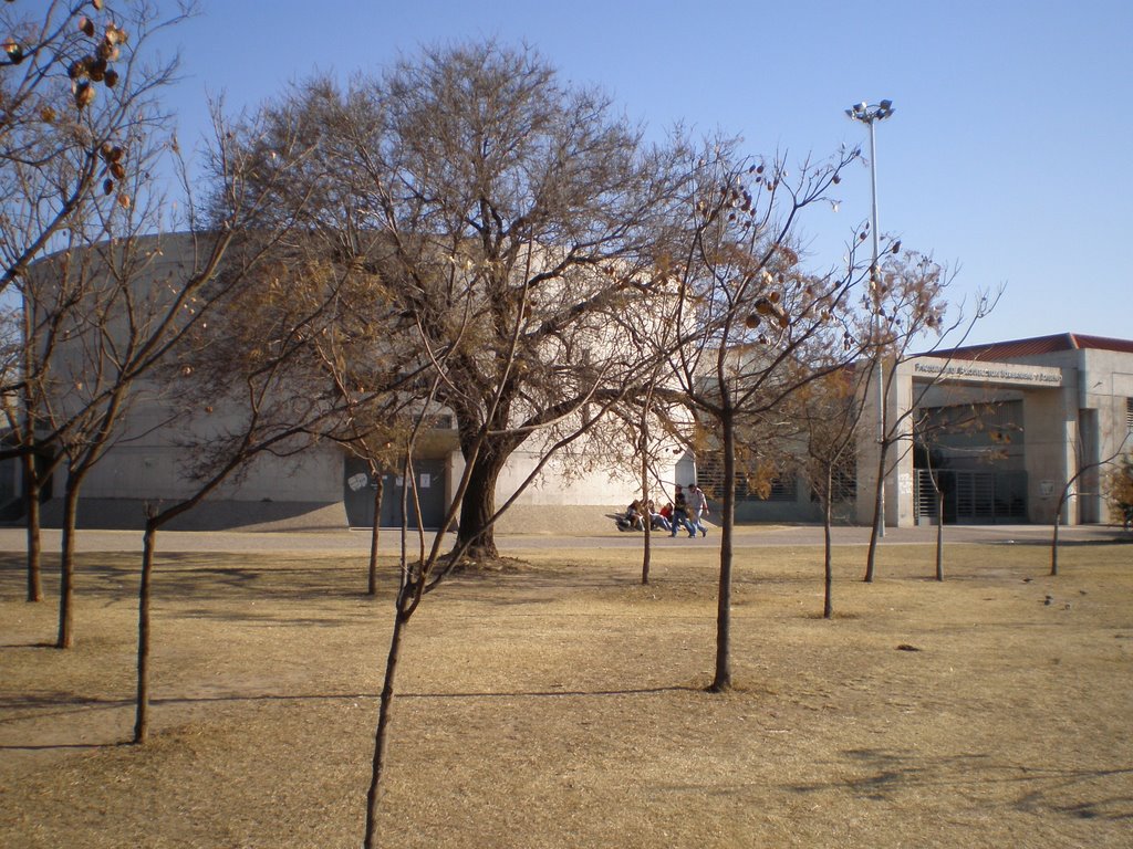Facultad de Arquitectura, Urbanismo y Diseño Industrial