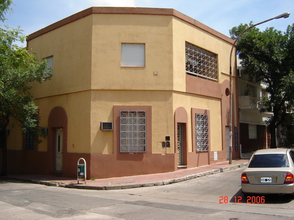 Pasaje España esq. Colombia