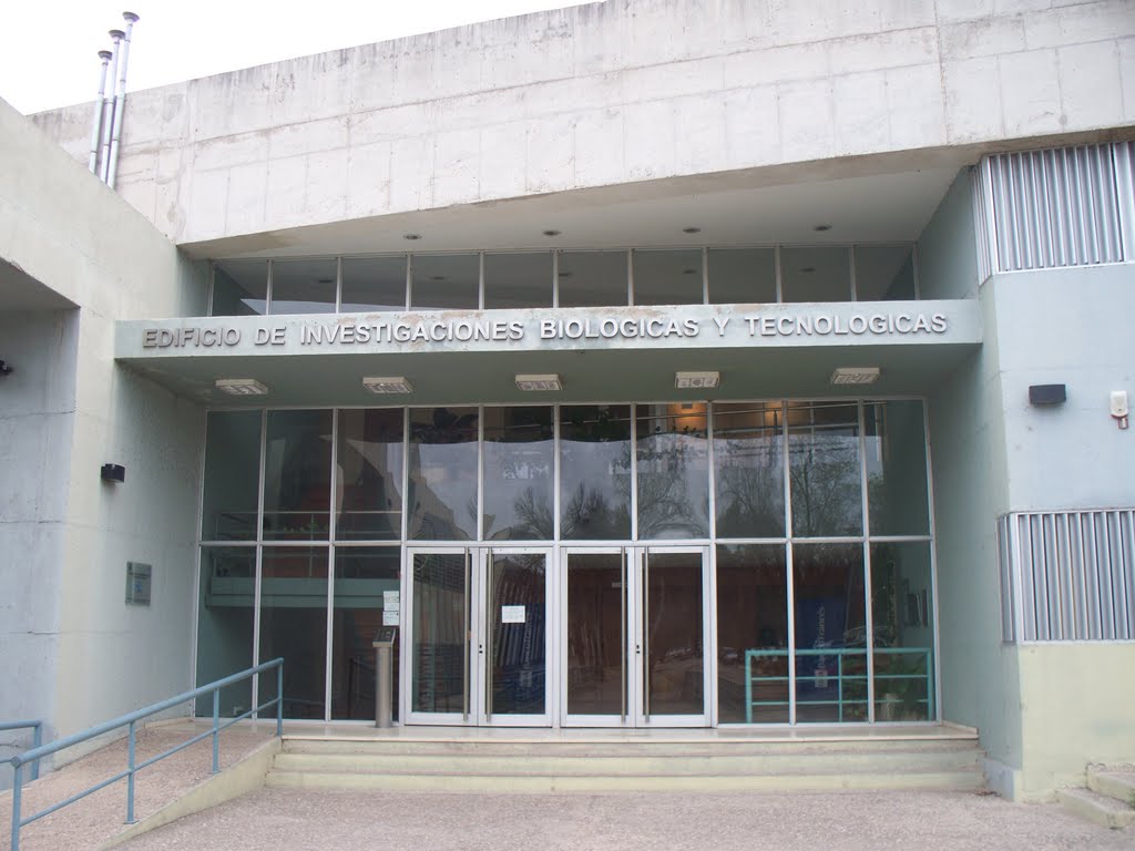 Edificio de investigaciones biológicas y tecnológicas I