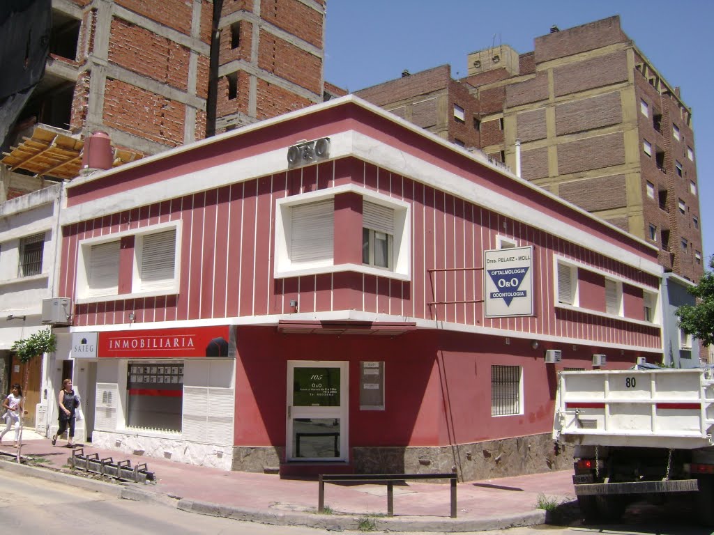 Esquina de Obispo Trejo y Perú