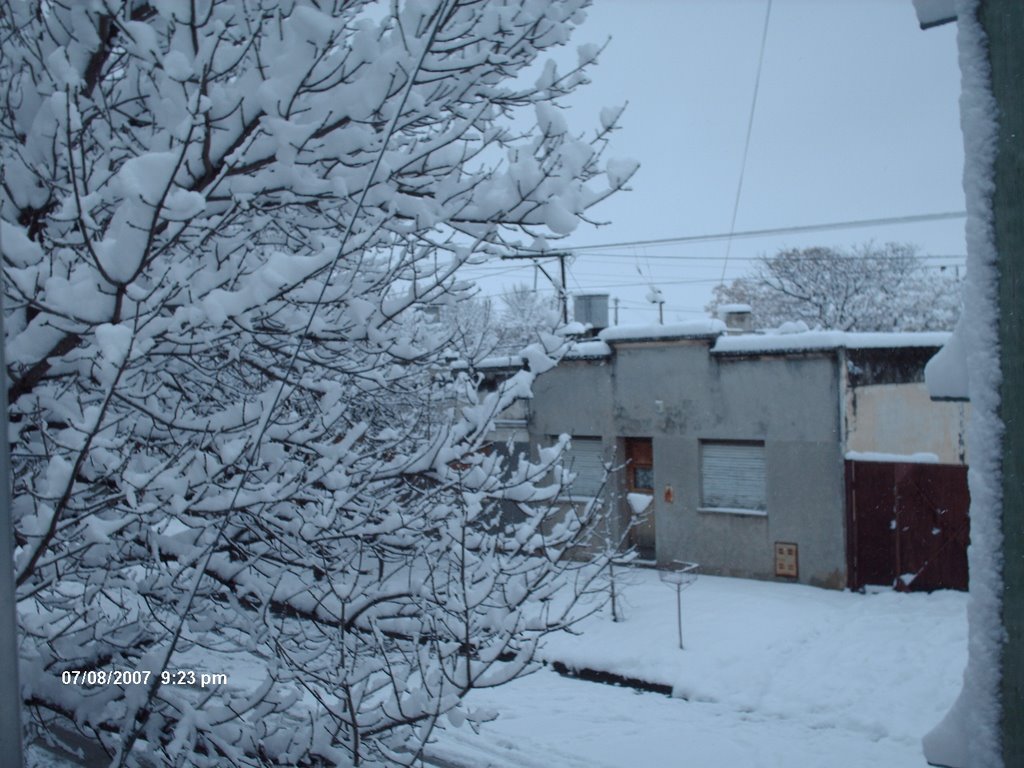 Bº LOMITAS DE ORO NIEVE 9 DE JULIO 2007