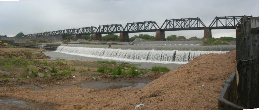 Azud Puente Ferroviario