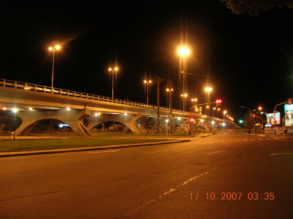 Viaducto Costanera y Vicente Zapata (De noche)