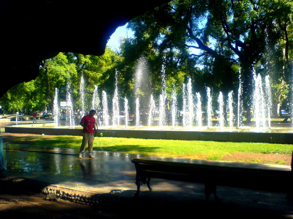 Mendoza,Argentina (plaza republica)