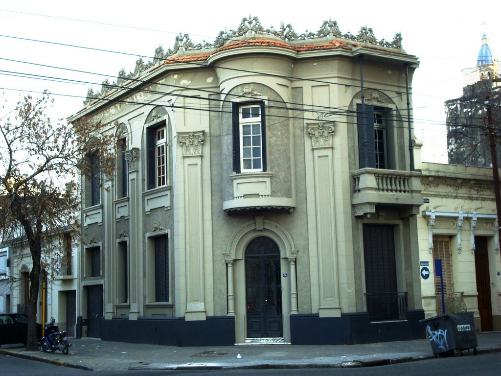 Antigua Casona De Paraguay y Cochabamba en Rosario - Santa Fe - Argentina