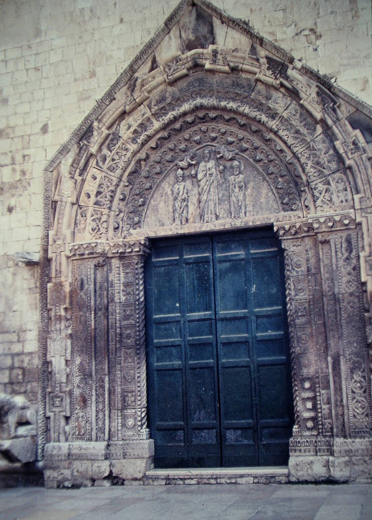 Andria, SantAgostino, Portal (1983)