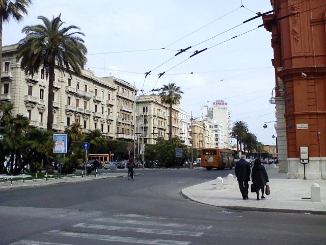 Corso Cavour angolo Teatro Petruzzelli