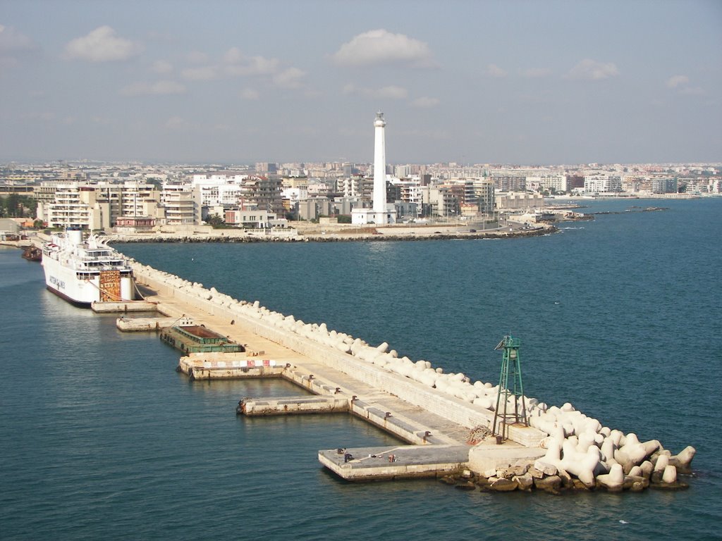 Bari - Hafeneinfahrt