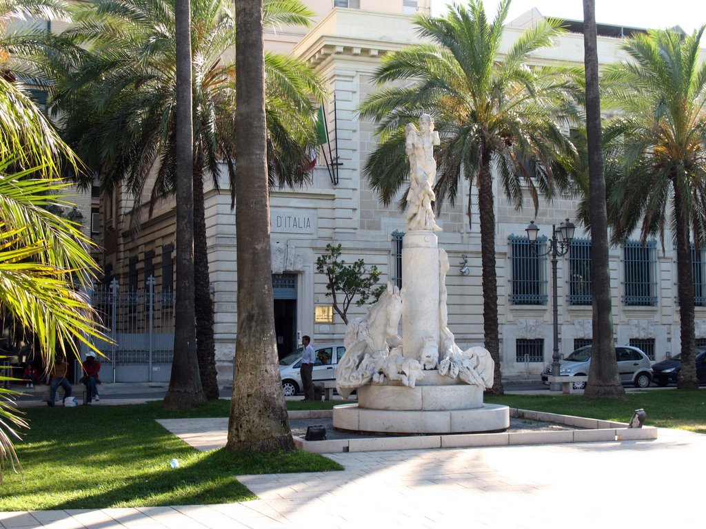Brindisi -Piazza Vittorio Emanuele II Monumento a Virgilio*