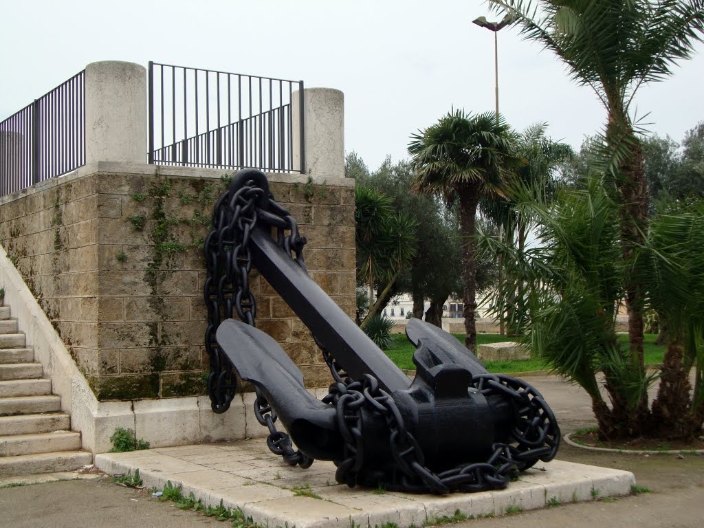 ITALIA Monumento a los Marinos, Brindisi