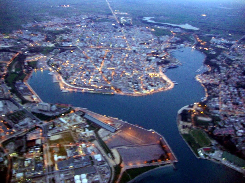 ITALIA Puerto natural "cabeza de ciervo", Brindisi