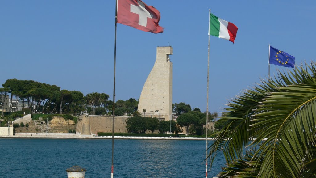 Marinedenkmal in Brindisi