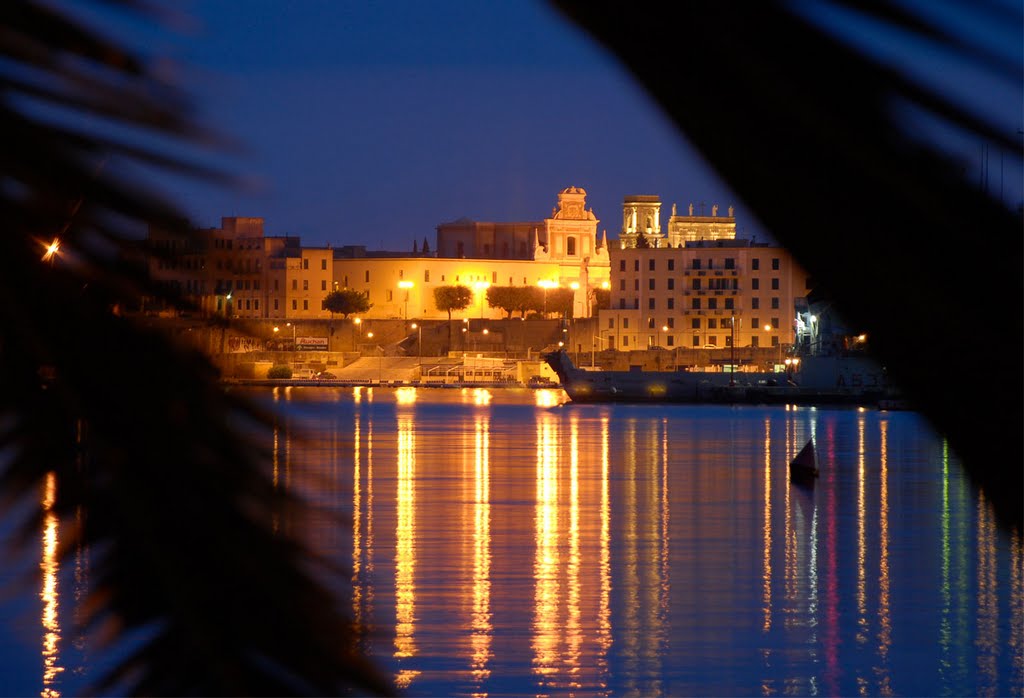 церковь в Бриндизи ночью, chiesa in Brindisi di notte