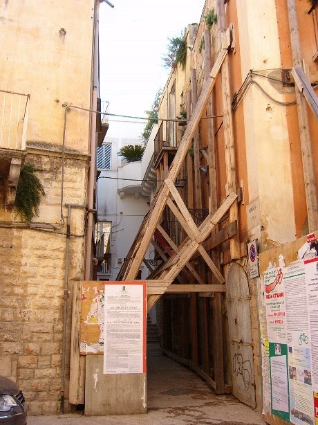 Edificio  puntellato