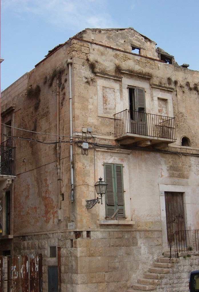 Palazzo abbandonato