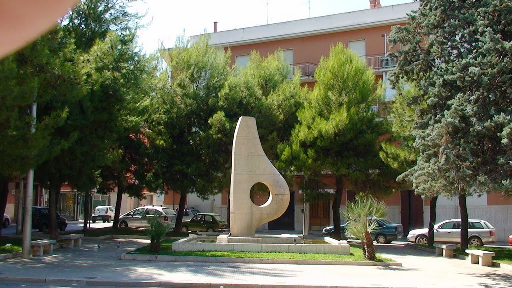 CORATO, VIA 24 MAGGIO, FONTANA