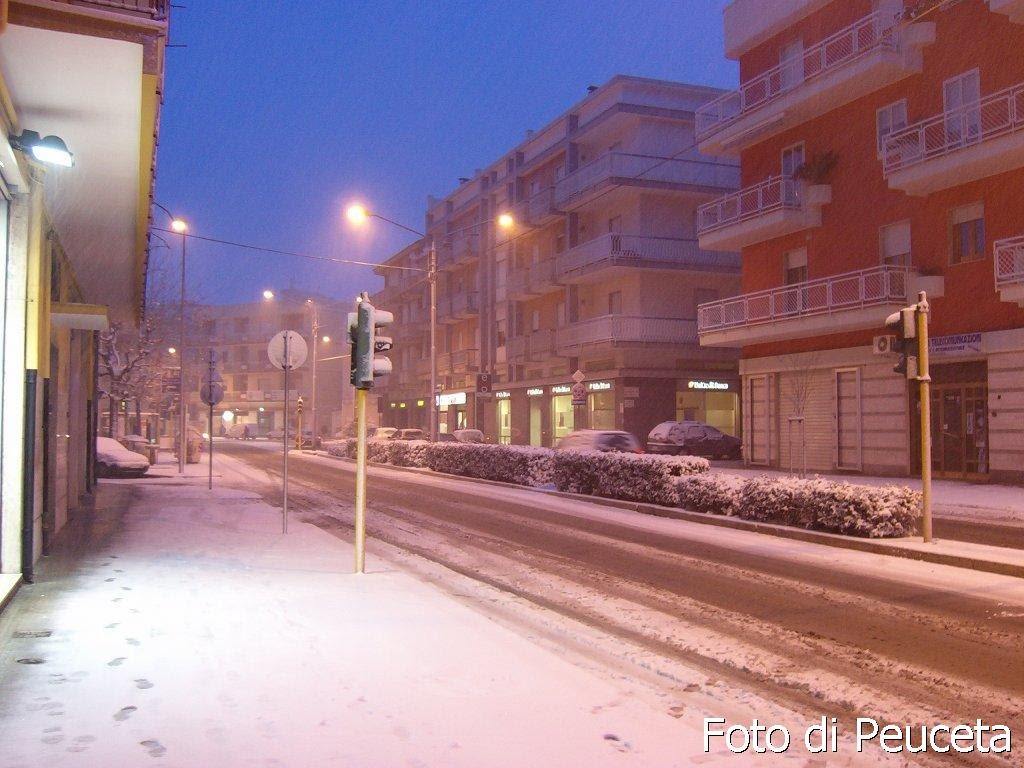 Viale  Vittorio Veneto  innevato