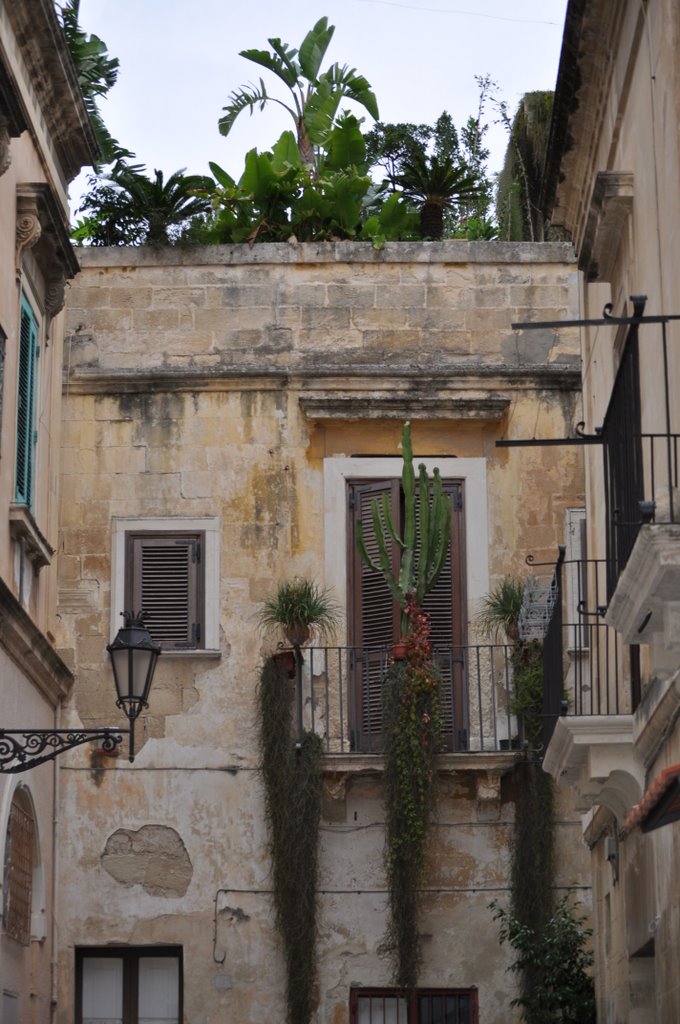 Lecce-centro storico-stessa foto..ma a sbornia smaltita...