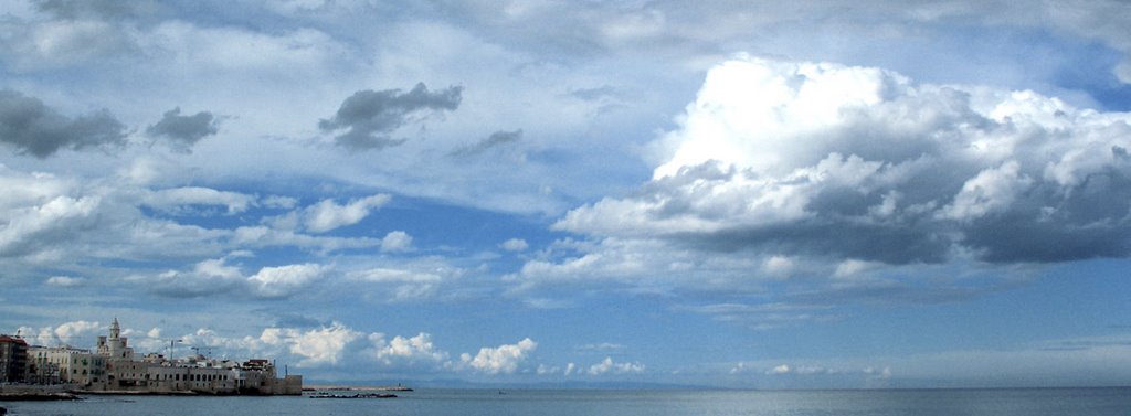 Molfetta, dal lungomare M.A. Colonna