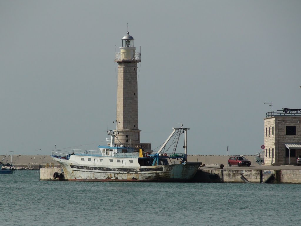 Molfetta Faro - molo San Michele*