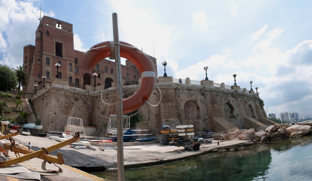 Taranto_ La rotonda sul Mar Grande