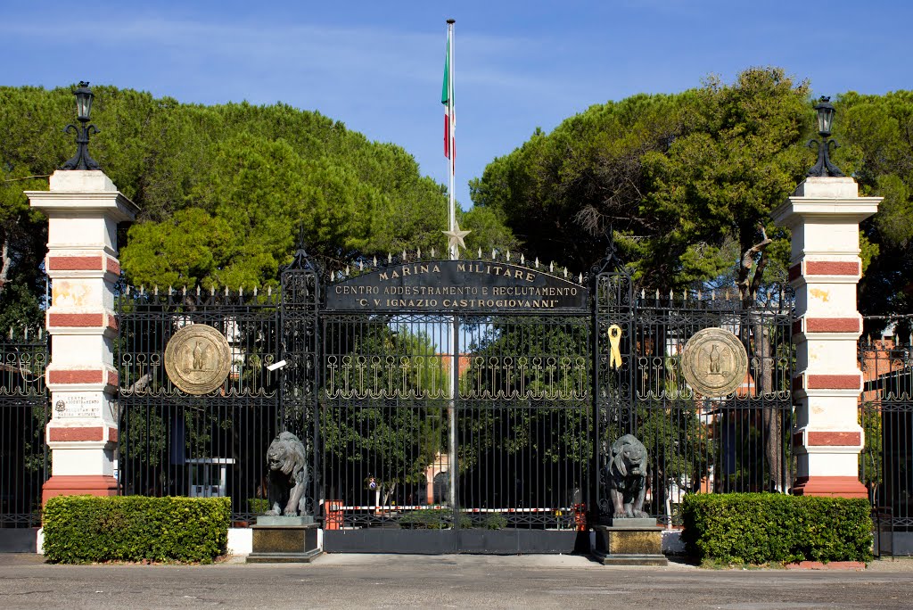 Taranto_ Marina Militare _Centro di addestramento e reclutamento C.V.  IGNAZIO CASTROGIOVANNI.